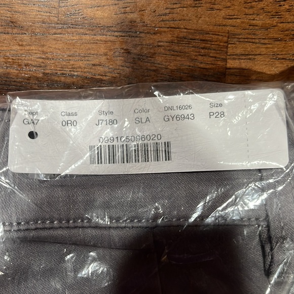 Jcrew Petite Vintage Straight Cargo pant in Slub Sateen - Picture 6 of 6